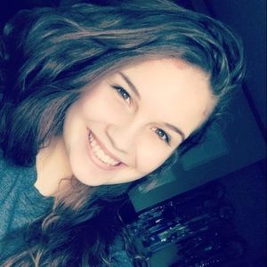 Meet your Posher, Macie